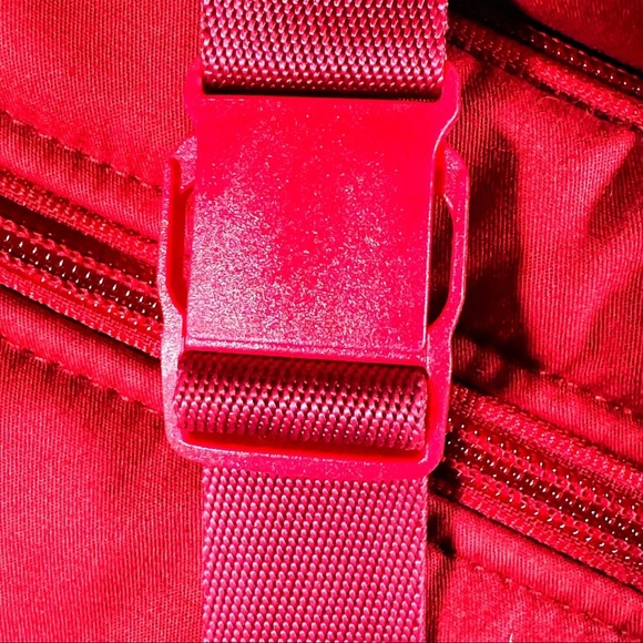 VERA BRADLEY Cardinal Red Recycled Cotton Utility Crossbody - Picture 11 of 15